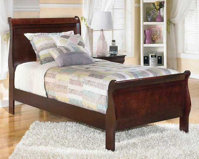 Ashley Express - Alisdair  Sleigh Bed